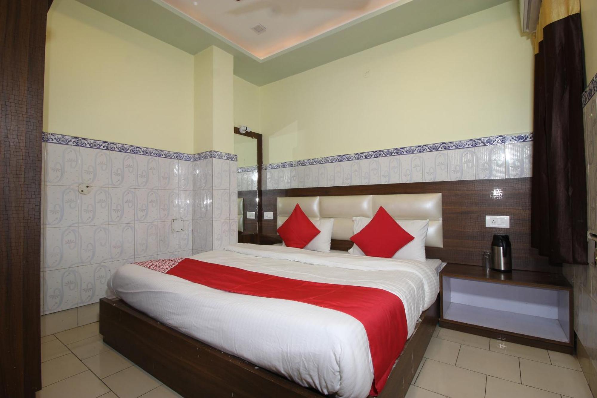 Hotel O Blue Diamond Varanasi Exterior photo