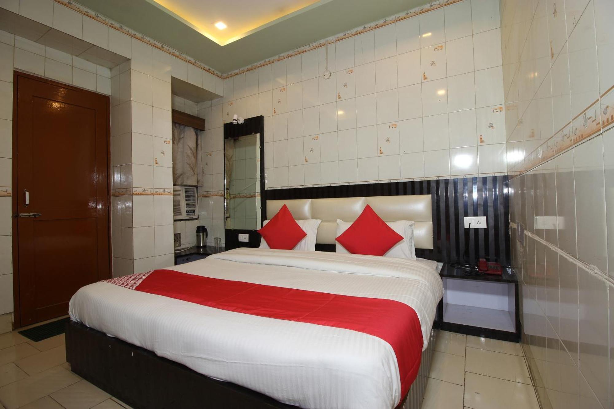 Hotel O Blue Diamond Varanasi Exterior photo