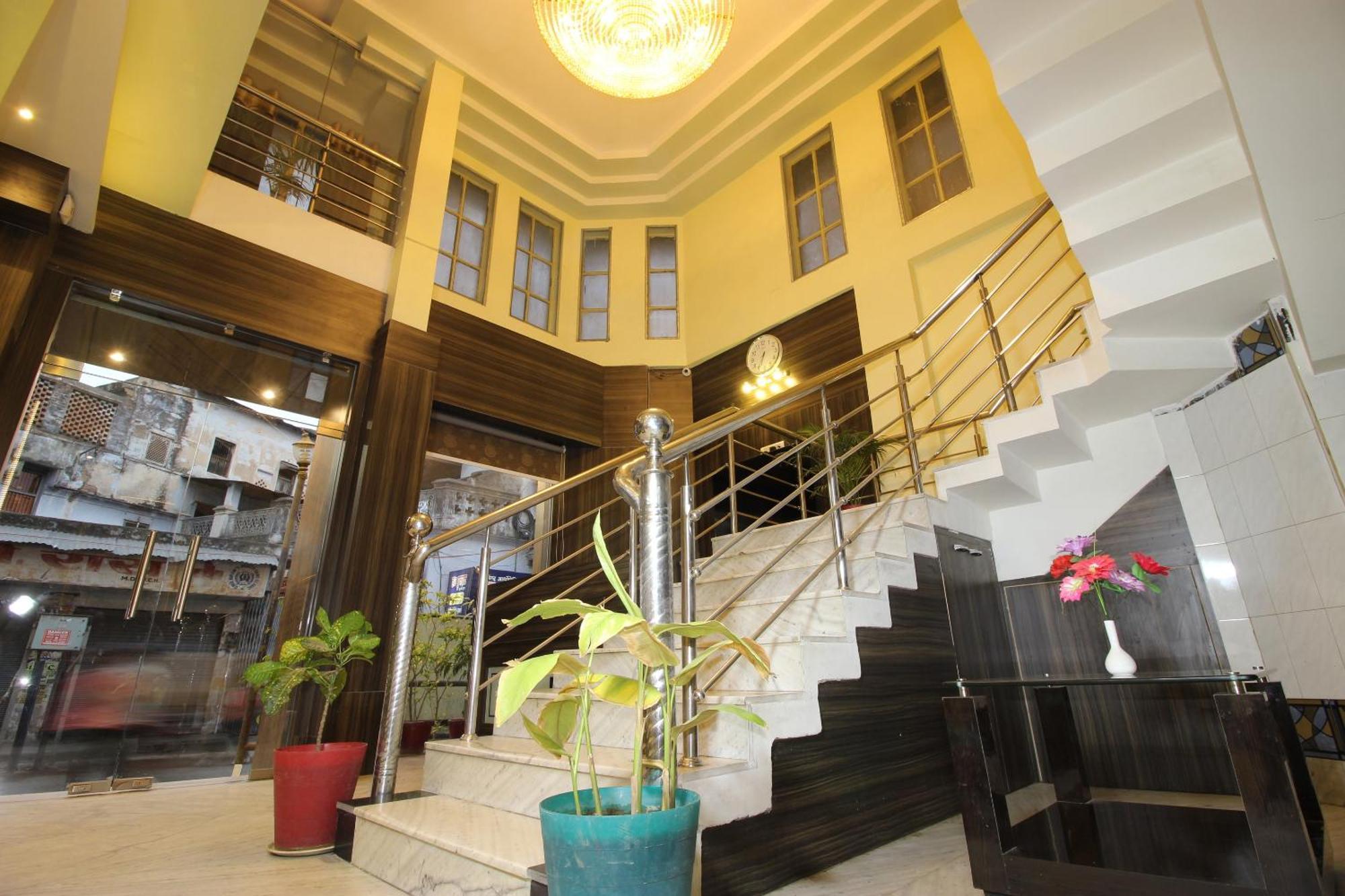 Hotel O Blue Diamond Varanasi Exterior photo