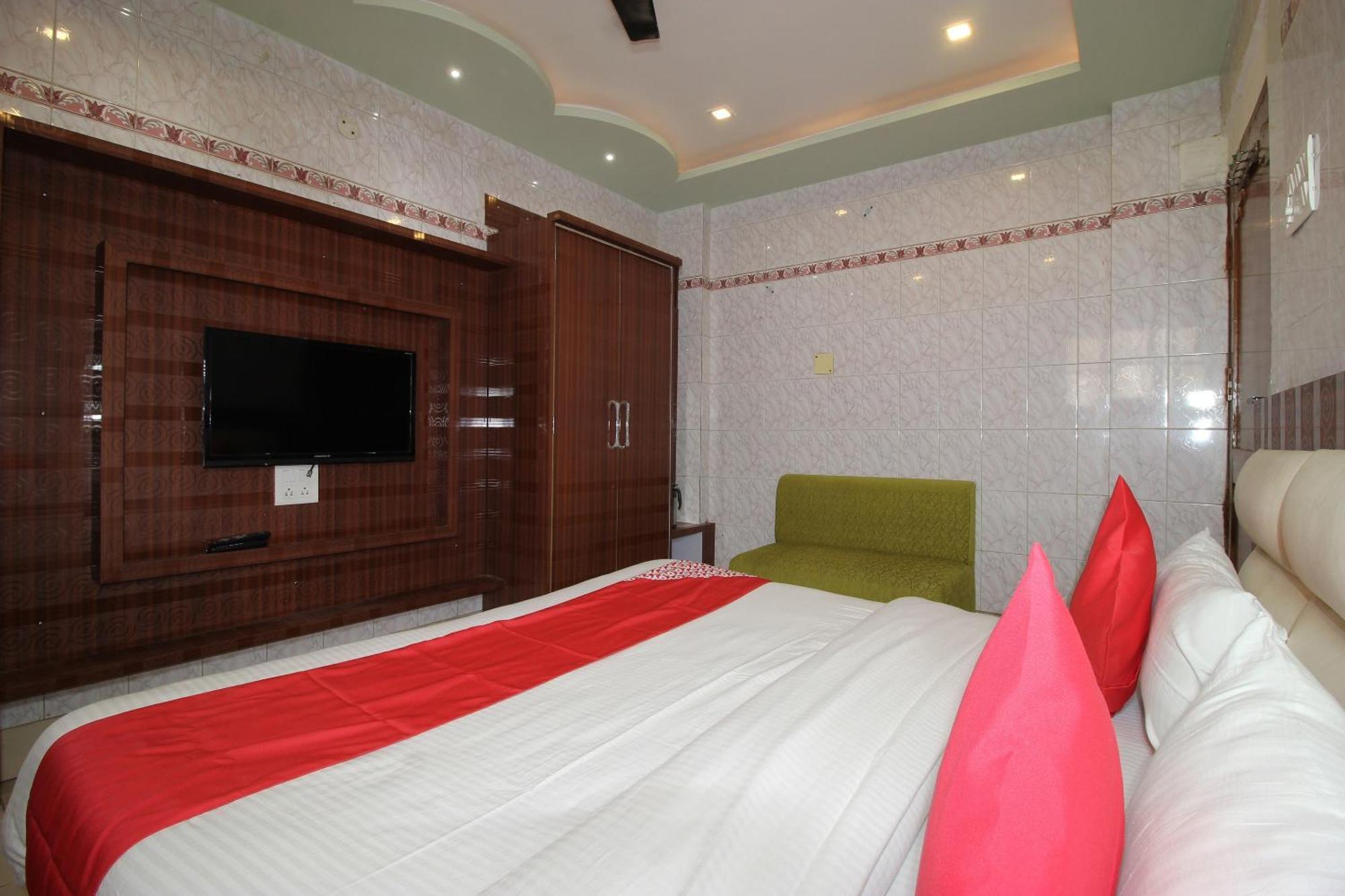 Hotel O Blue Diamond Varanasi Exterior photo